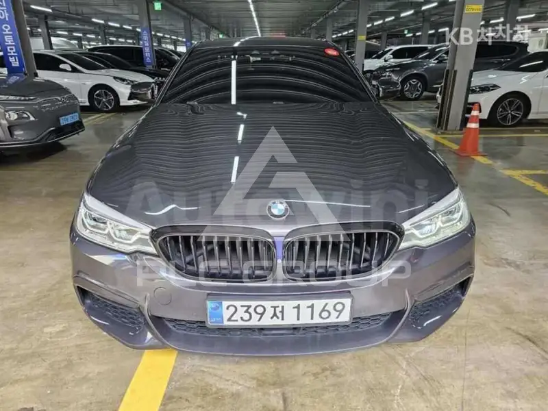 2018 BMW 523