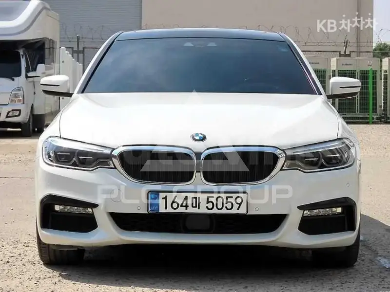 2018 BMW 523