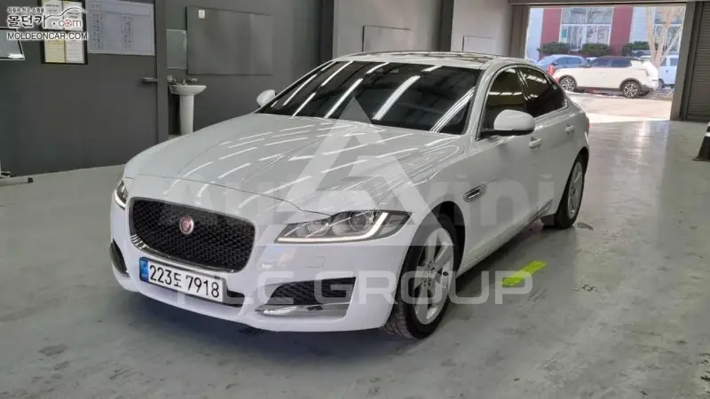 2018 Jaguar XF