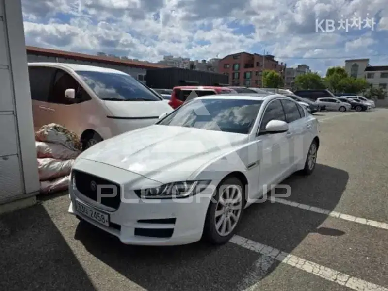 2018 Jaguar XE
