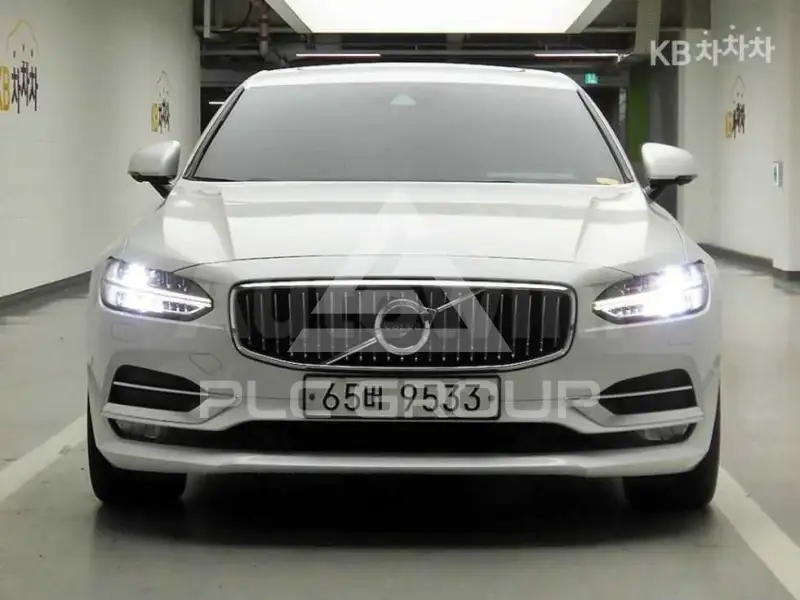 2018 Volvo S90