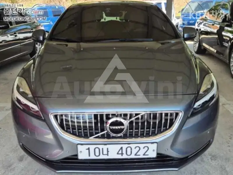 2018 Volvo V40