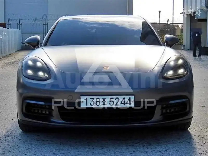 2018 Porsche Panamera