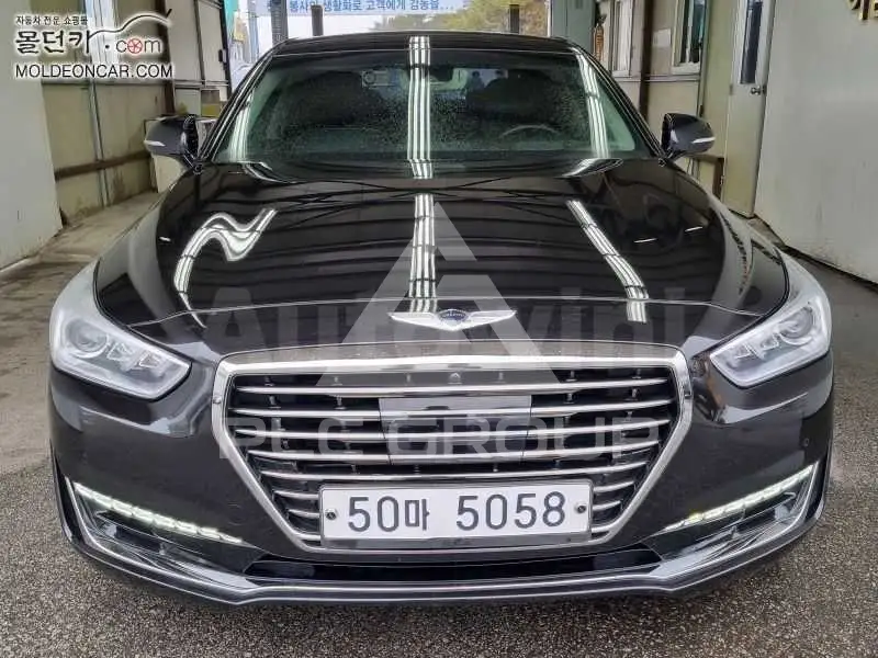 2018 Genesis EQ900