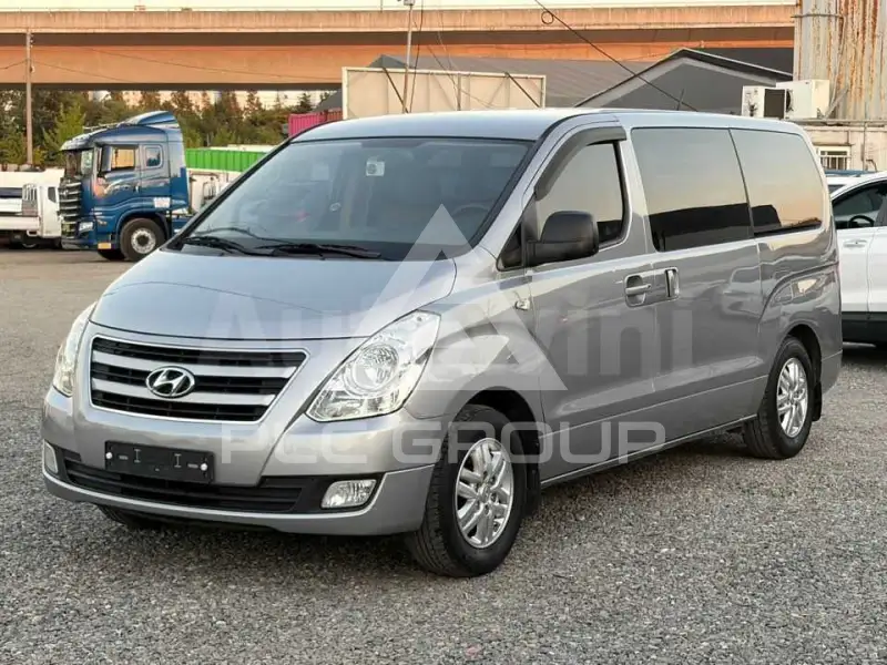 2018 Hyundai Starex