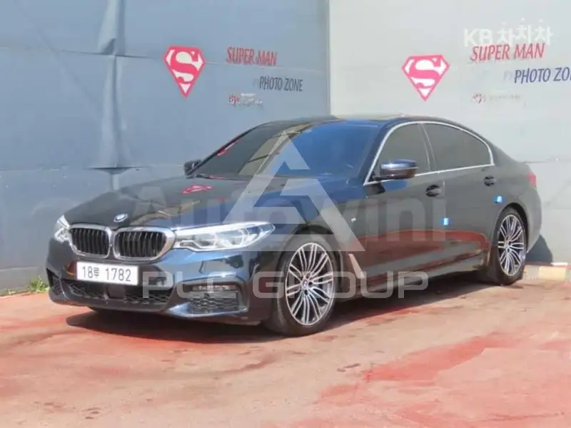 2019 BMW 523