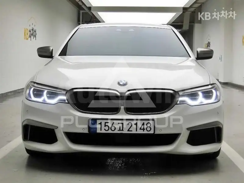 2019 BMW 523