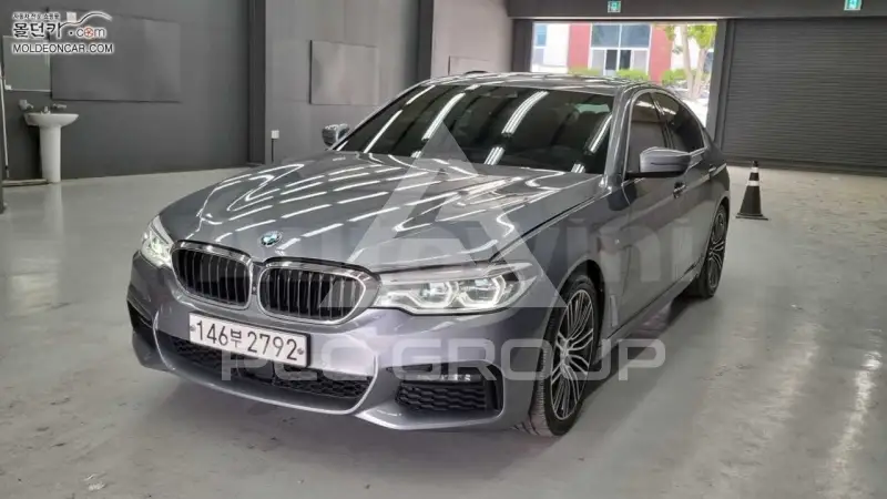 2019 BMW 523