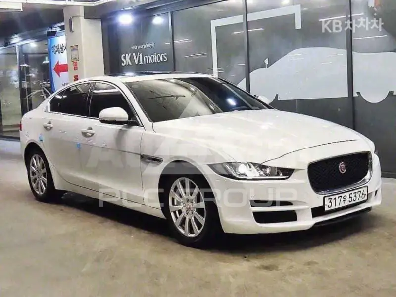 2019 Jaguar XE
