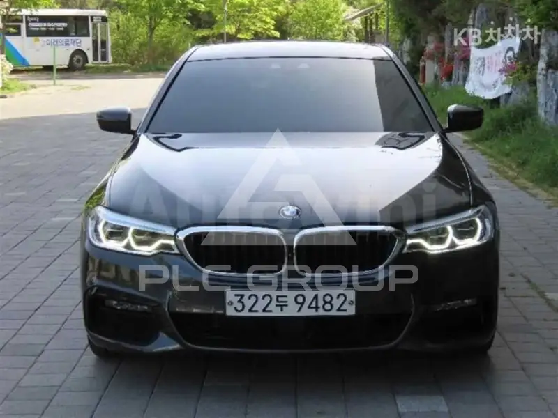 2020 BMW 523
