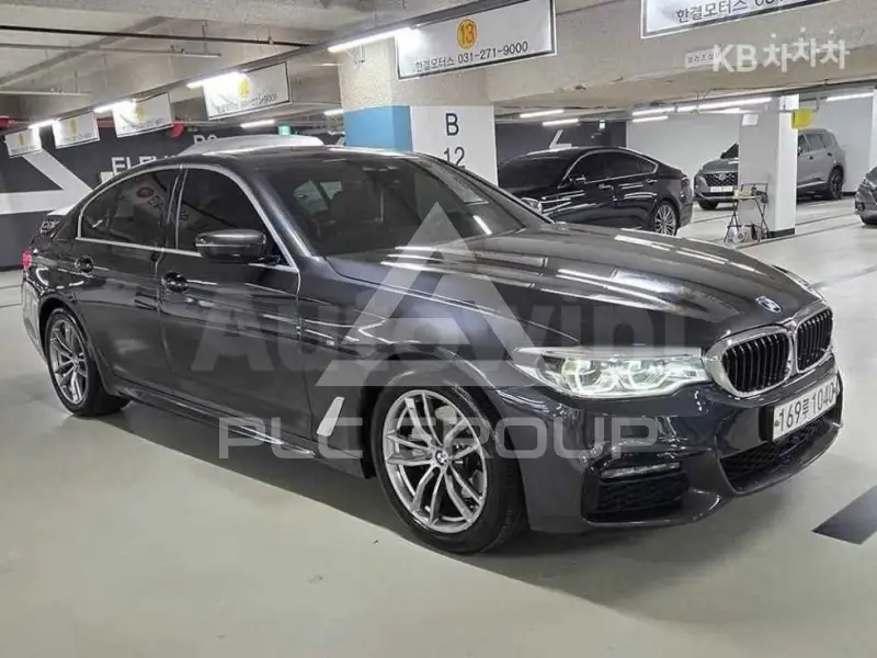 2020 BMW 523