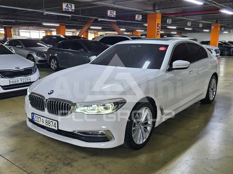 2020 BMW 523