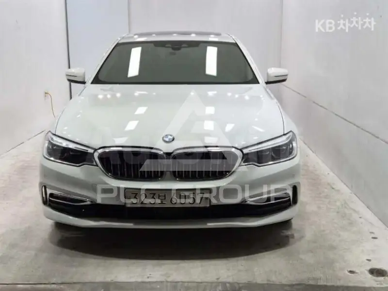 2020 BMW 523