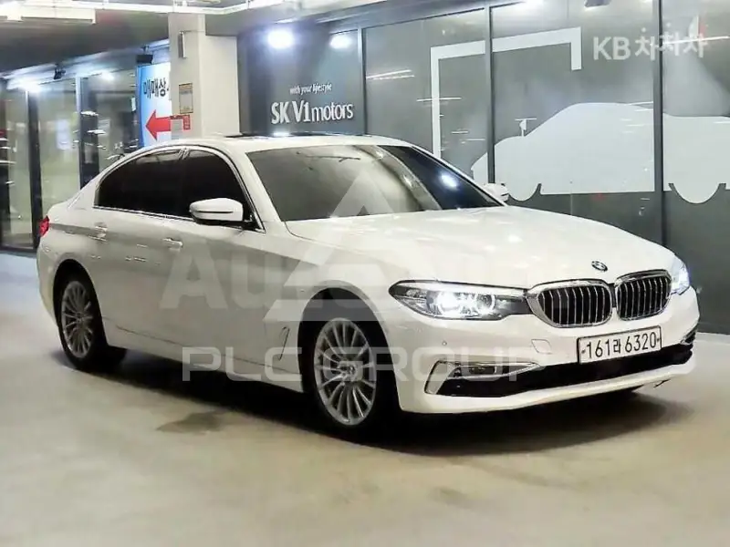 2020 BMW 523