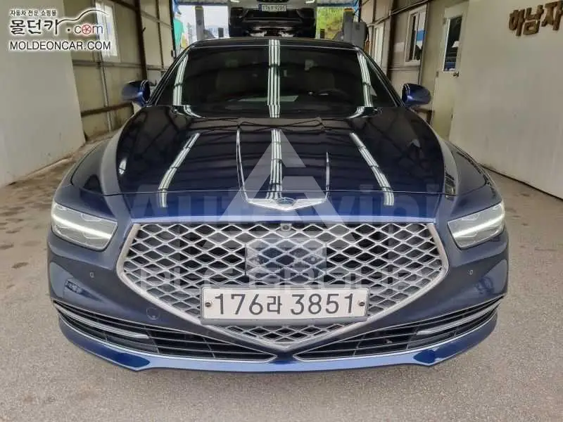 2020 Genesis G90