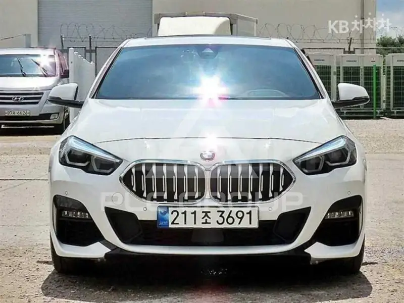 2021 BMW 218