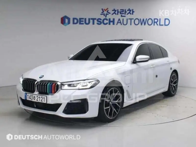 2021 BMW 523