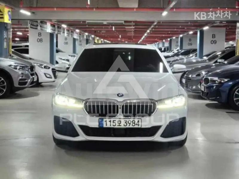 2021 BMW 523