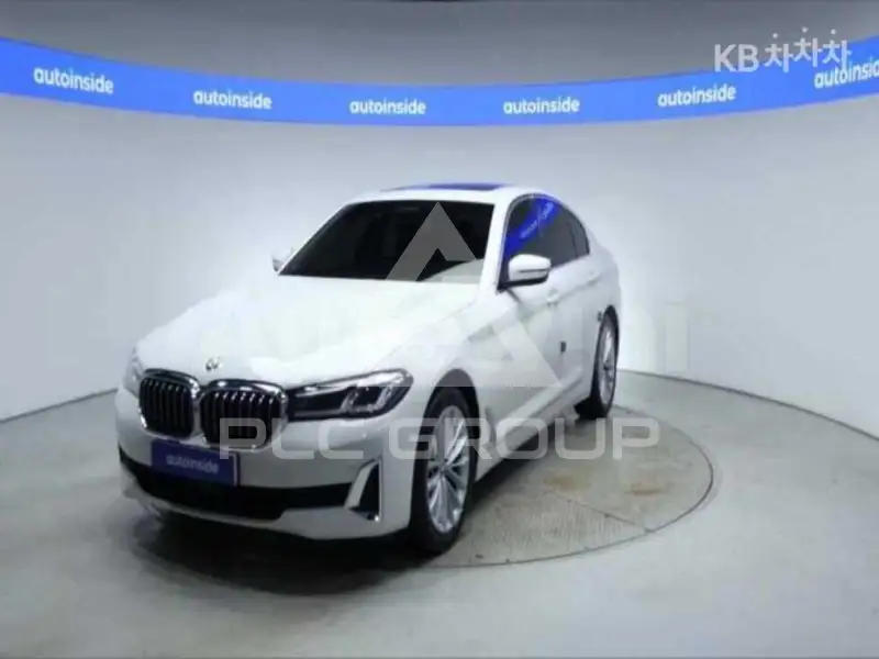 2021 BMW 523