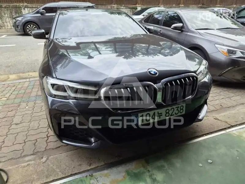 2021 BMW 523