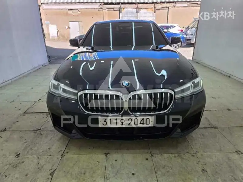 2021 BMW 523