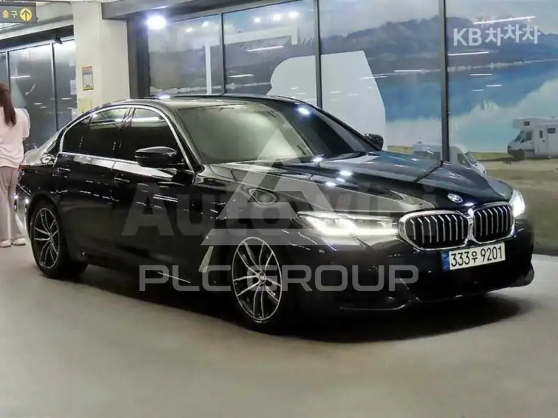 2021 BMW 523