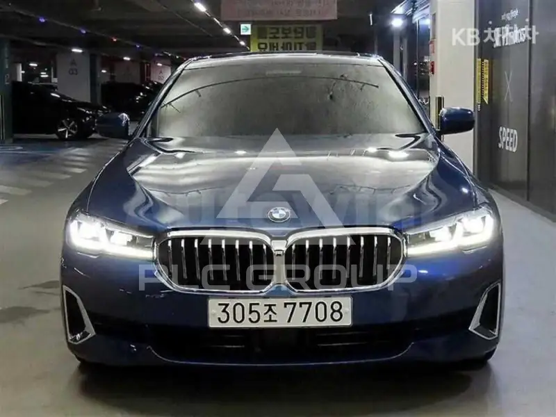 2021 BMW 523