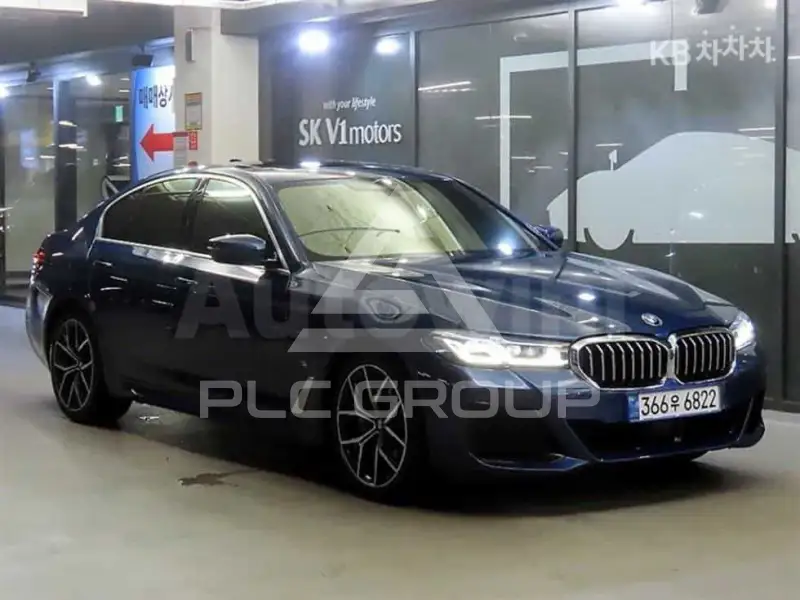2021 BMW 523