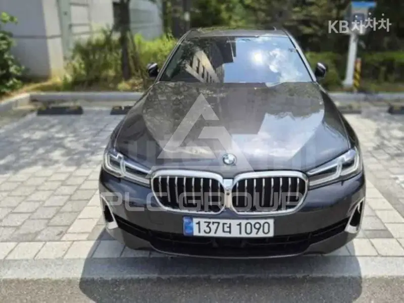 2021 BMW 523