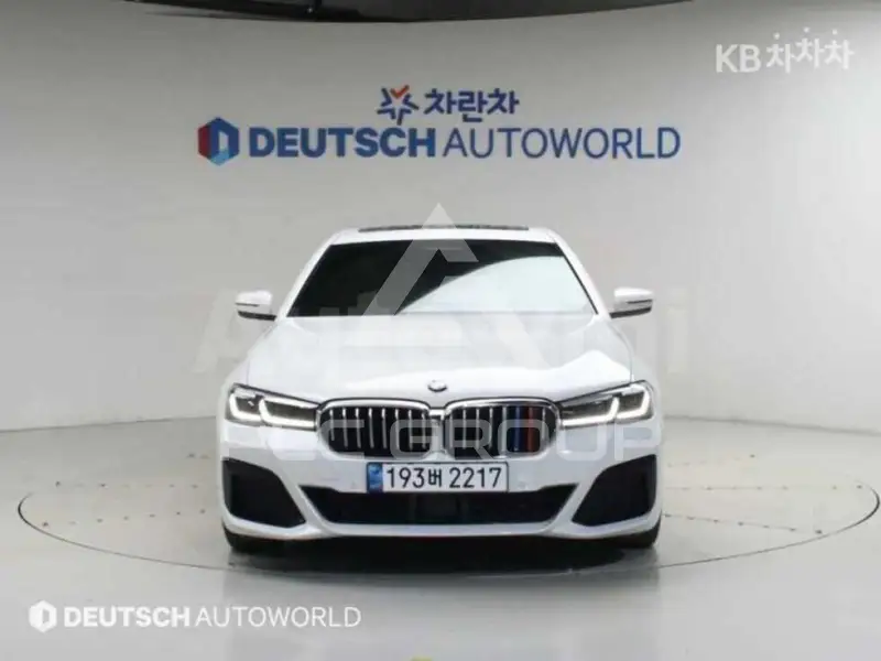 2021 BMW 523