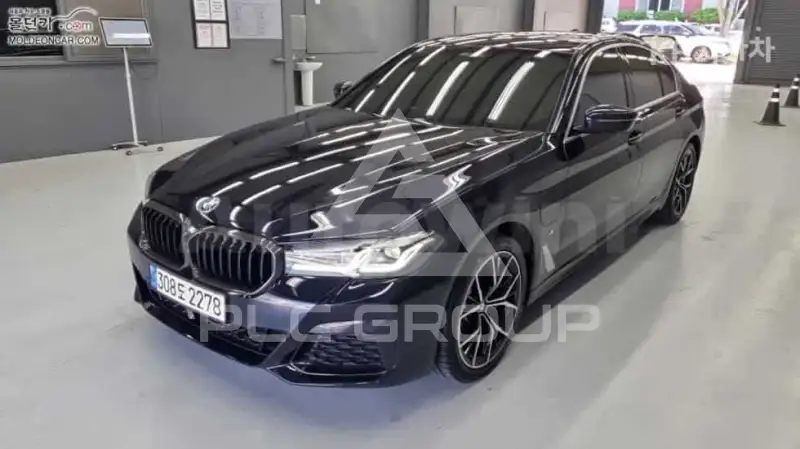 2021 BMW 523