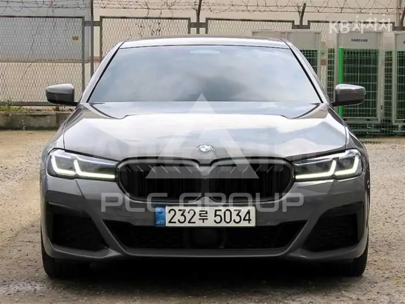 2021 BMW 523