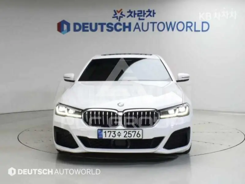 2021 BMW 523