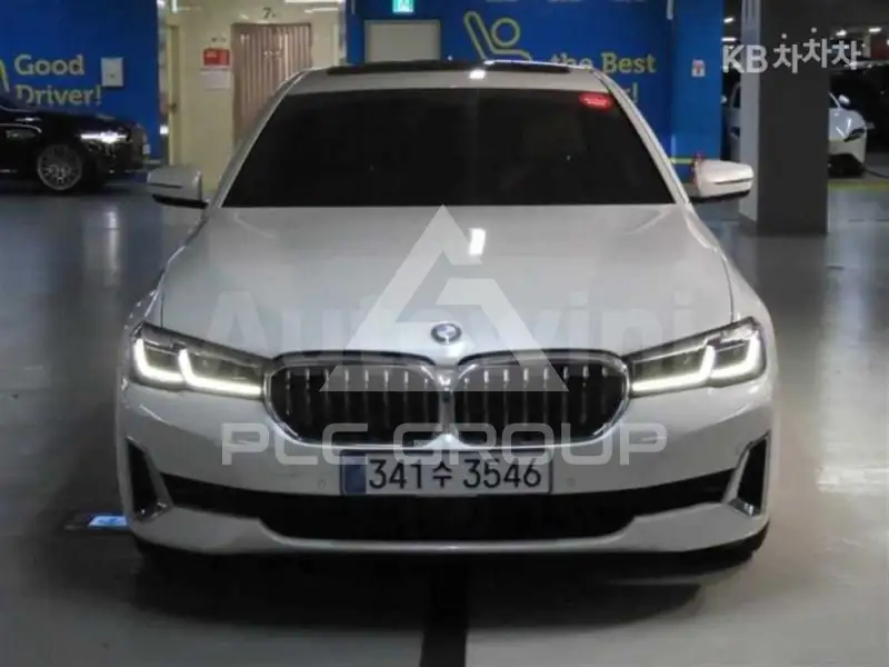 2021 BMW 523