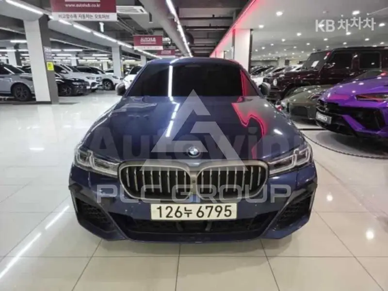 2021 BMW 523