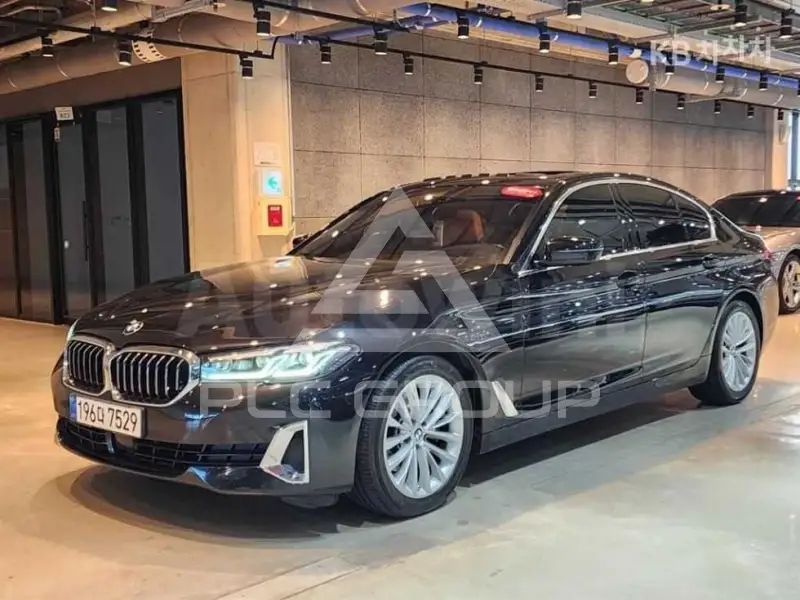 2021 BMW 523