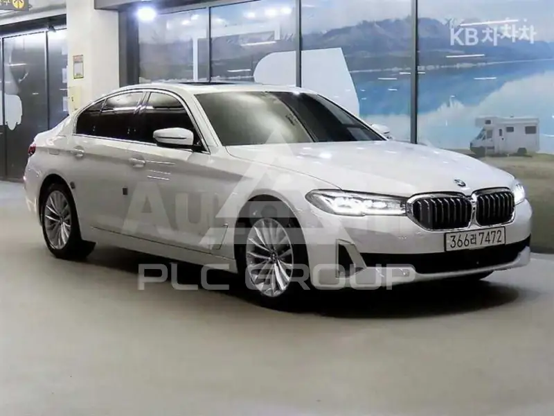 2021 BMW 523