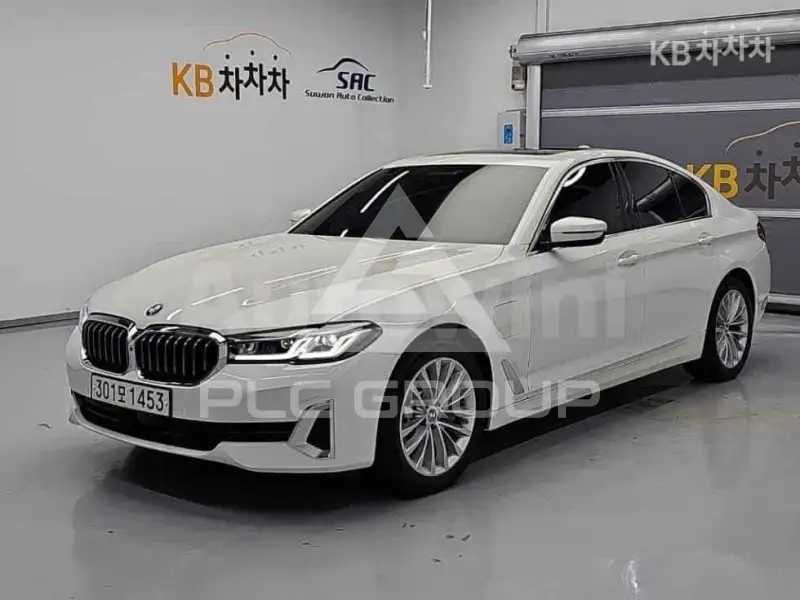 2021 BMW 523