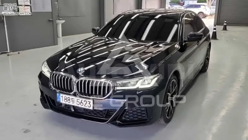 2021 BMW 523