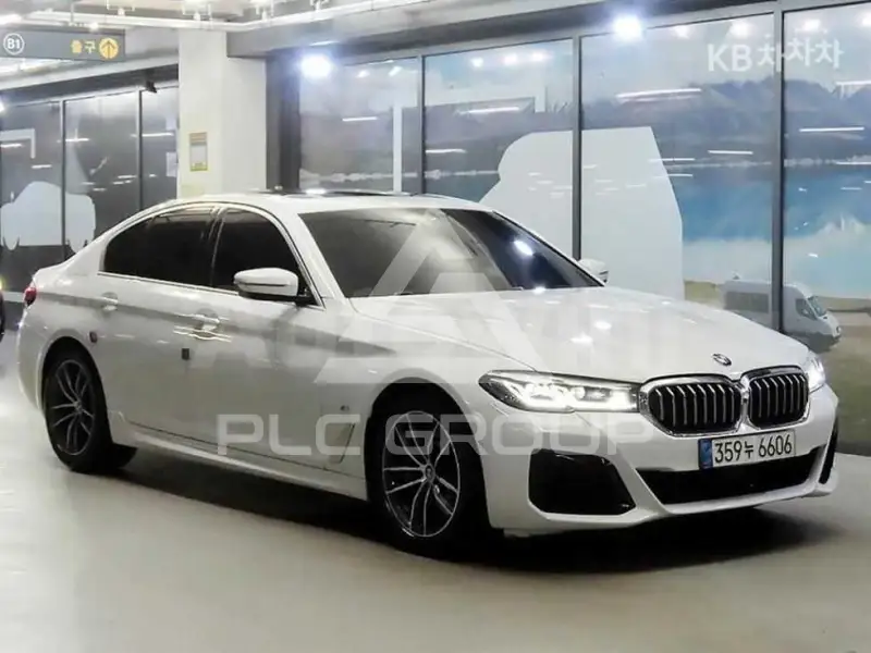 2021 BMW 523
