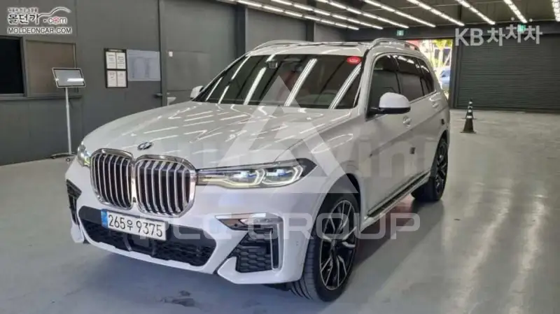 2021 BMW X7