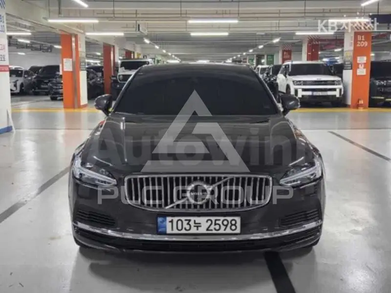 2021 Volvo S90