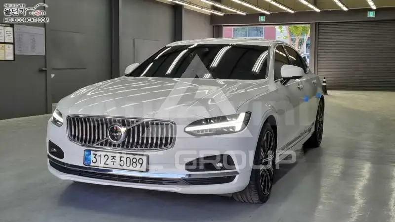 2021 Volvo S90