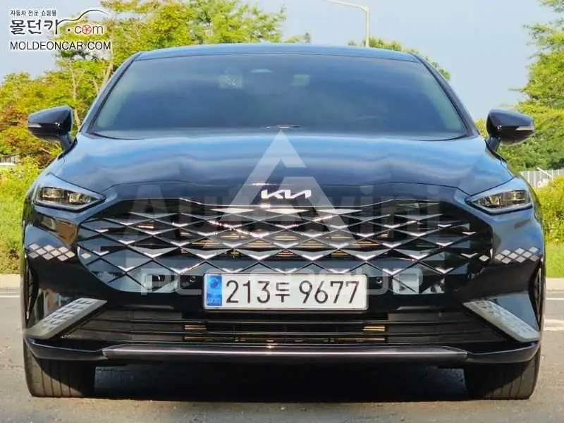 2021 KIA K8