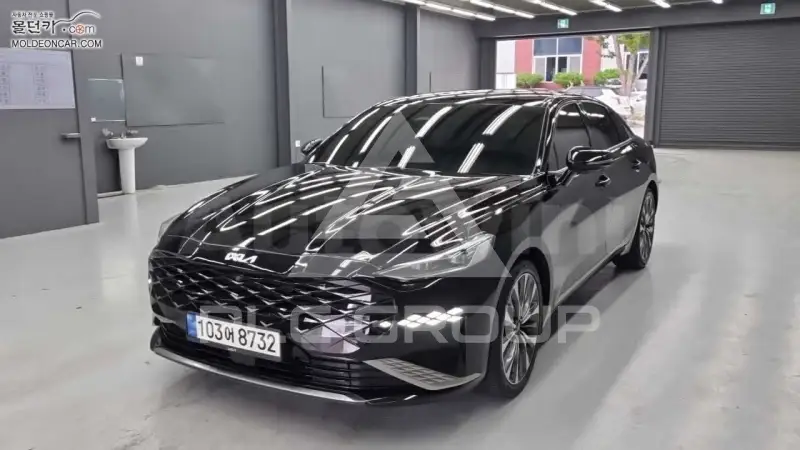 2021 KIA K8