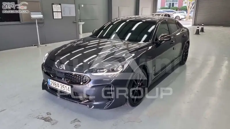 2021 KIA Stinger