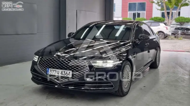 2021 Genesis G90