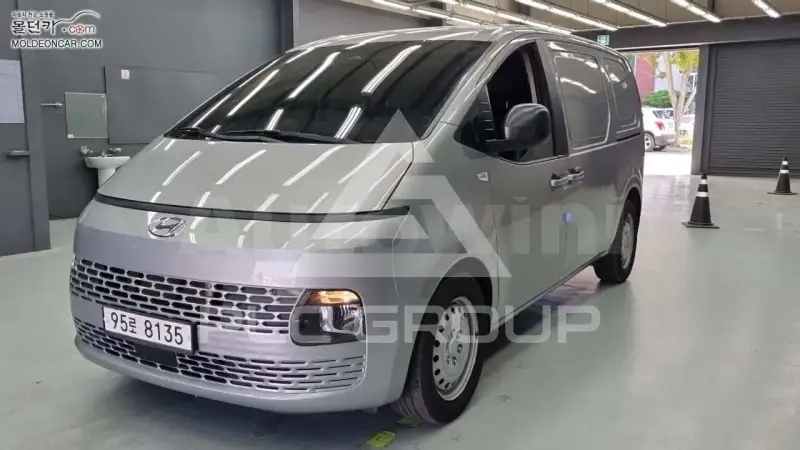 2021 Hyundai Staria