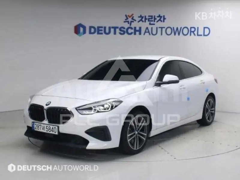2022 BMW 218