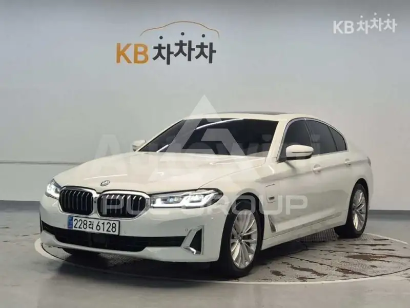 2022 BMW 523